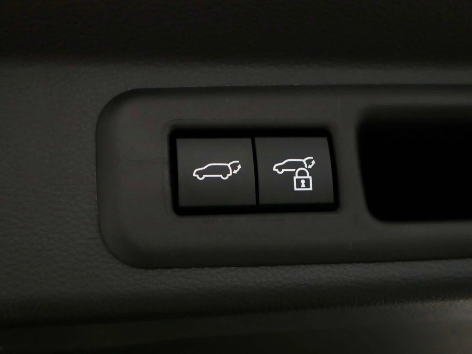 Used 2026 Wind Chill Pearl Toyota Capstone image 11