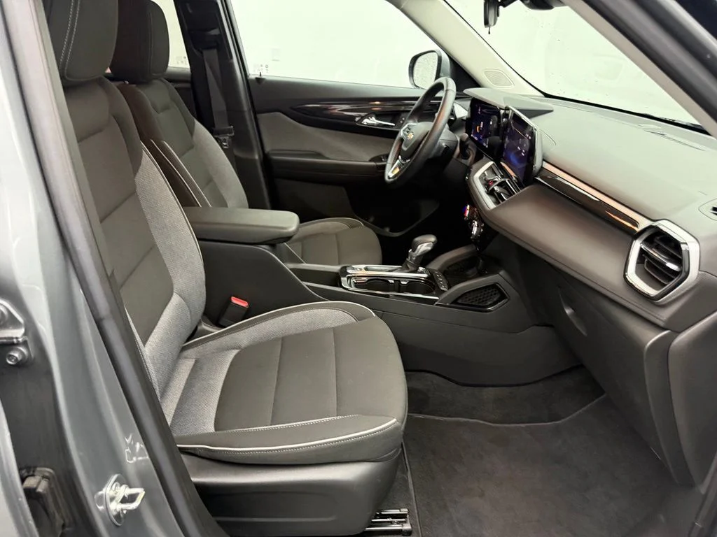 Used 2024 Gray Chevrolet LT image 30
