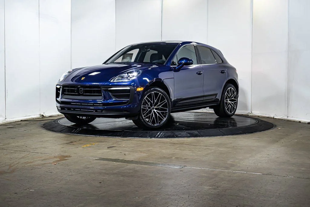 2025 Porsche Macan's photo