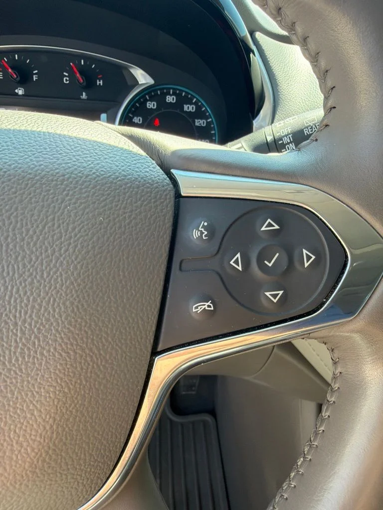 Used 2019 Gray Chevrolet 3LT image 15