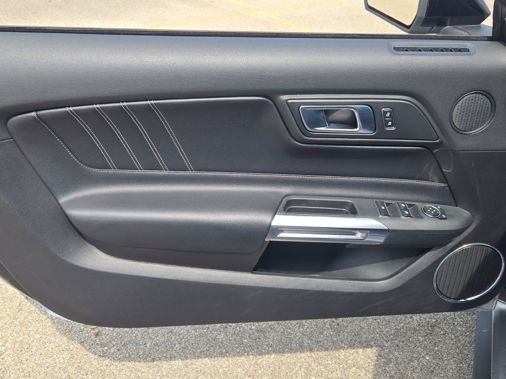 Used 2023  Ford EcoBoost Premium image 23