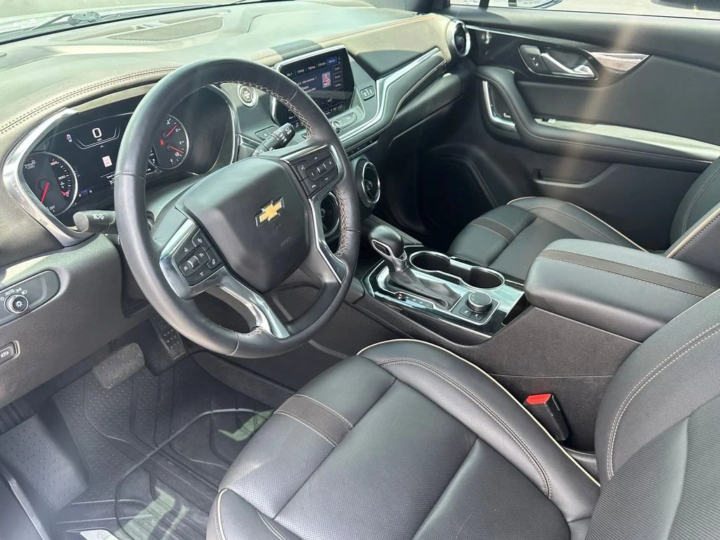 Used 2022 Silver Chevrolet Premier image 9
