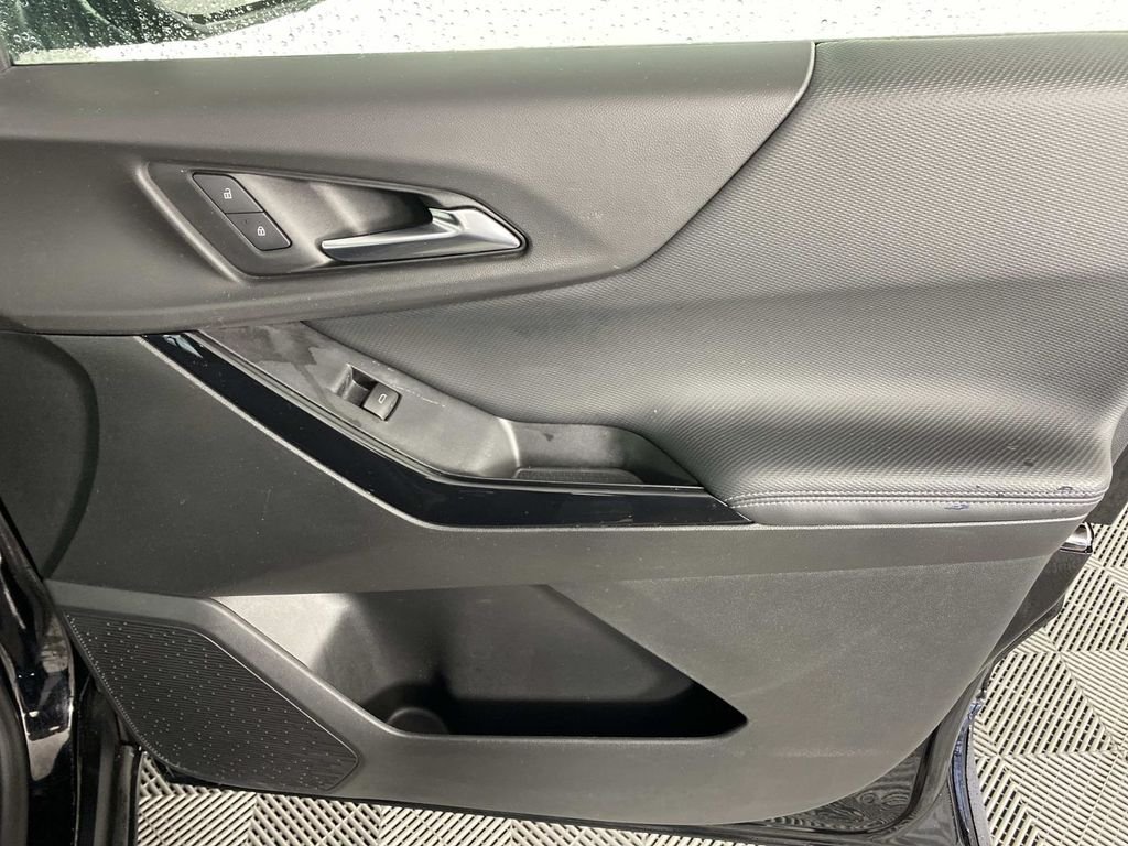 Used 2025 Black Chevrolet LT image 24