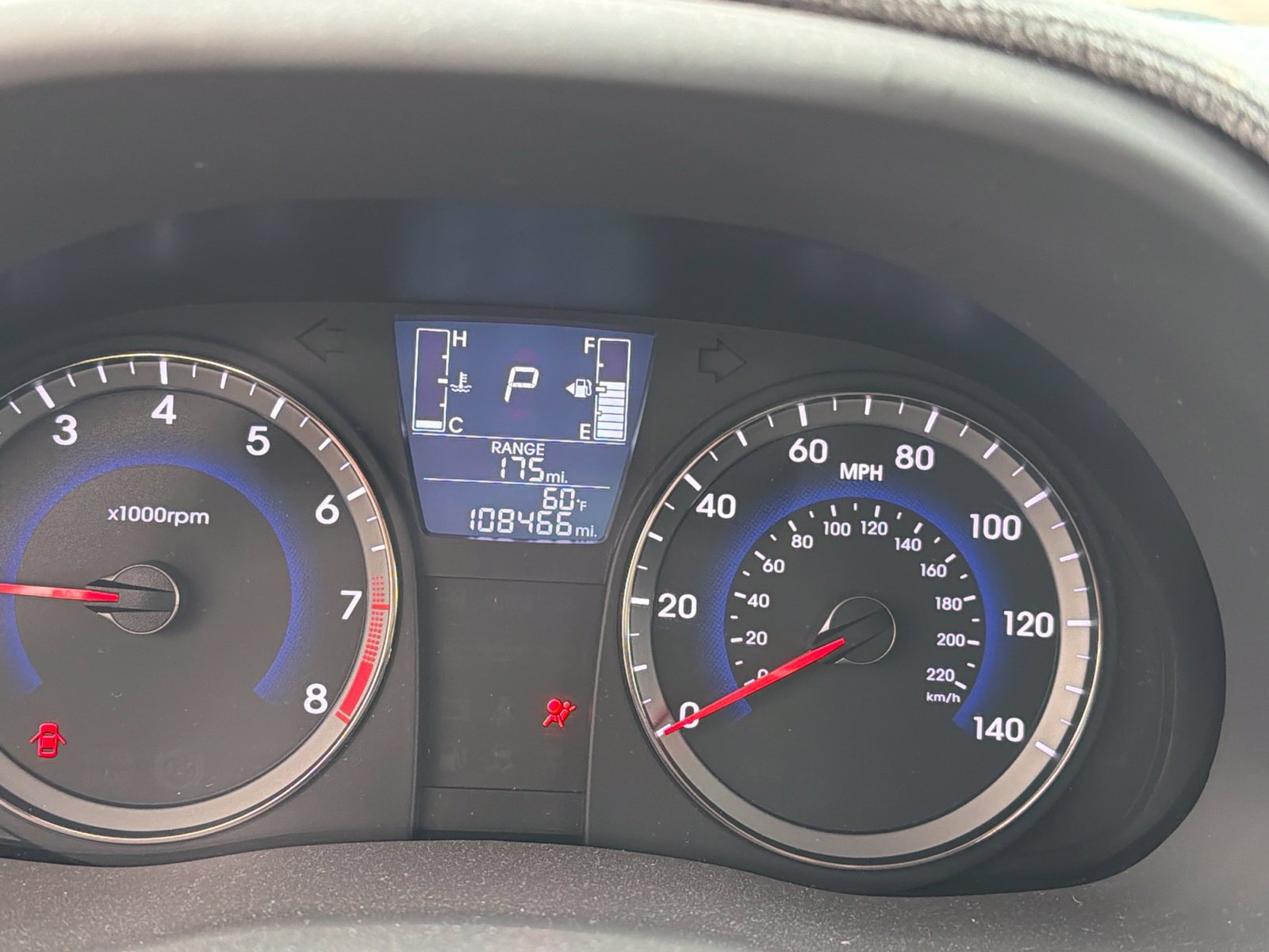 Used 2016 Gray Metallic Hyundai SE image 9