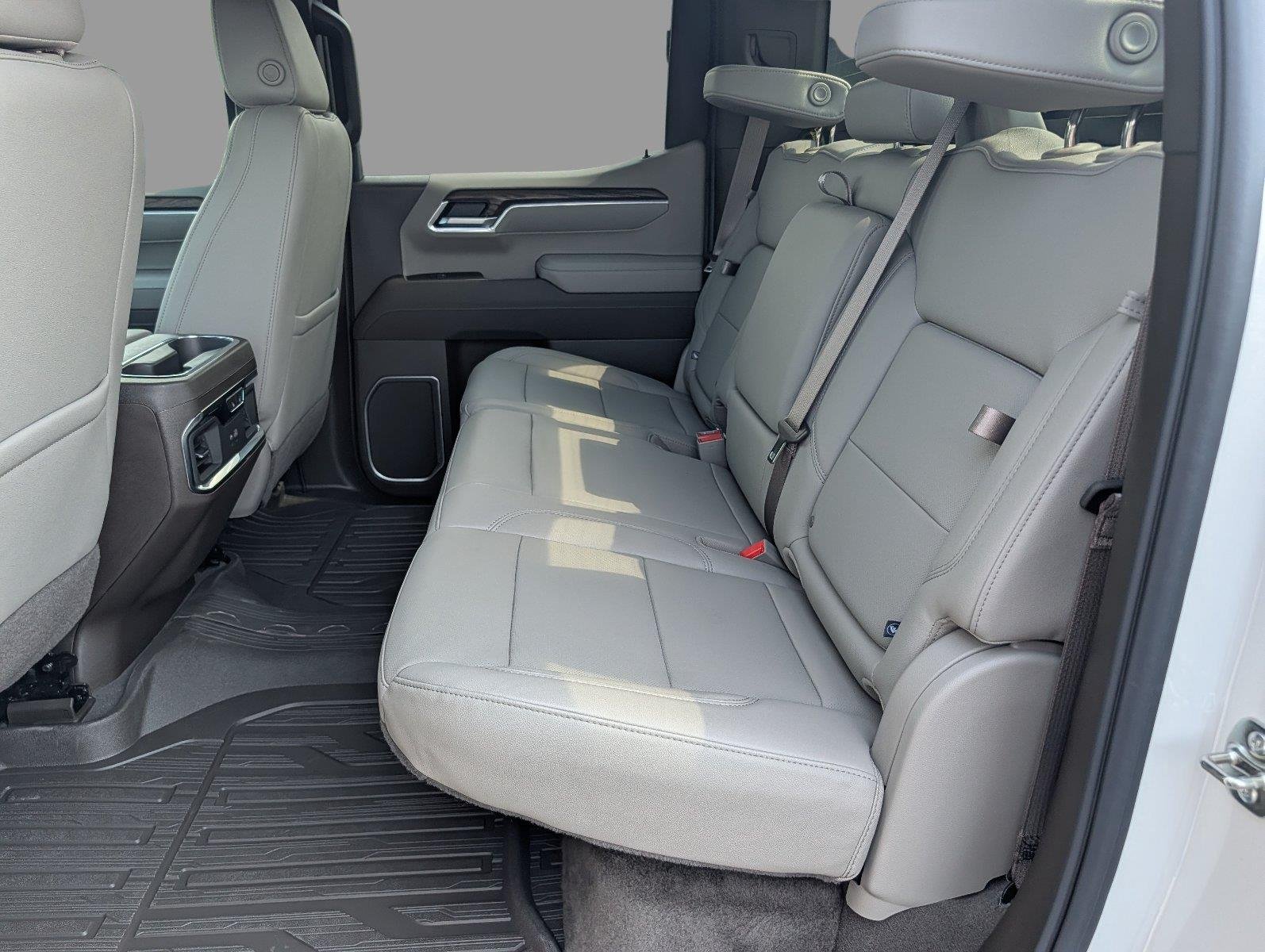 New 2026 Summit White GMC SLT image 33