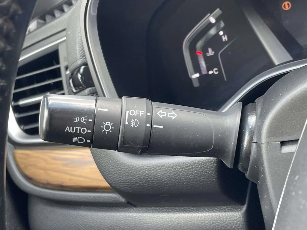 Used 2018 Silver Honda EX-L image 23
