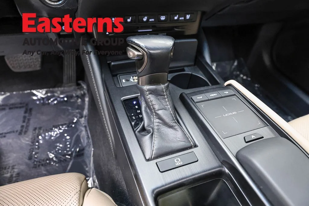 Used 2020 Black Lexus 350 Luxury image 13