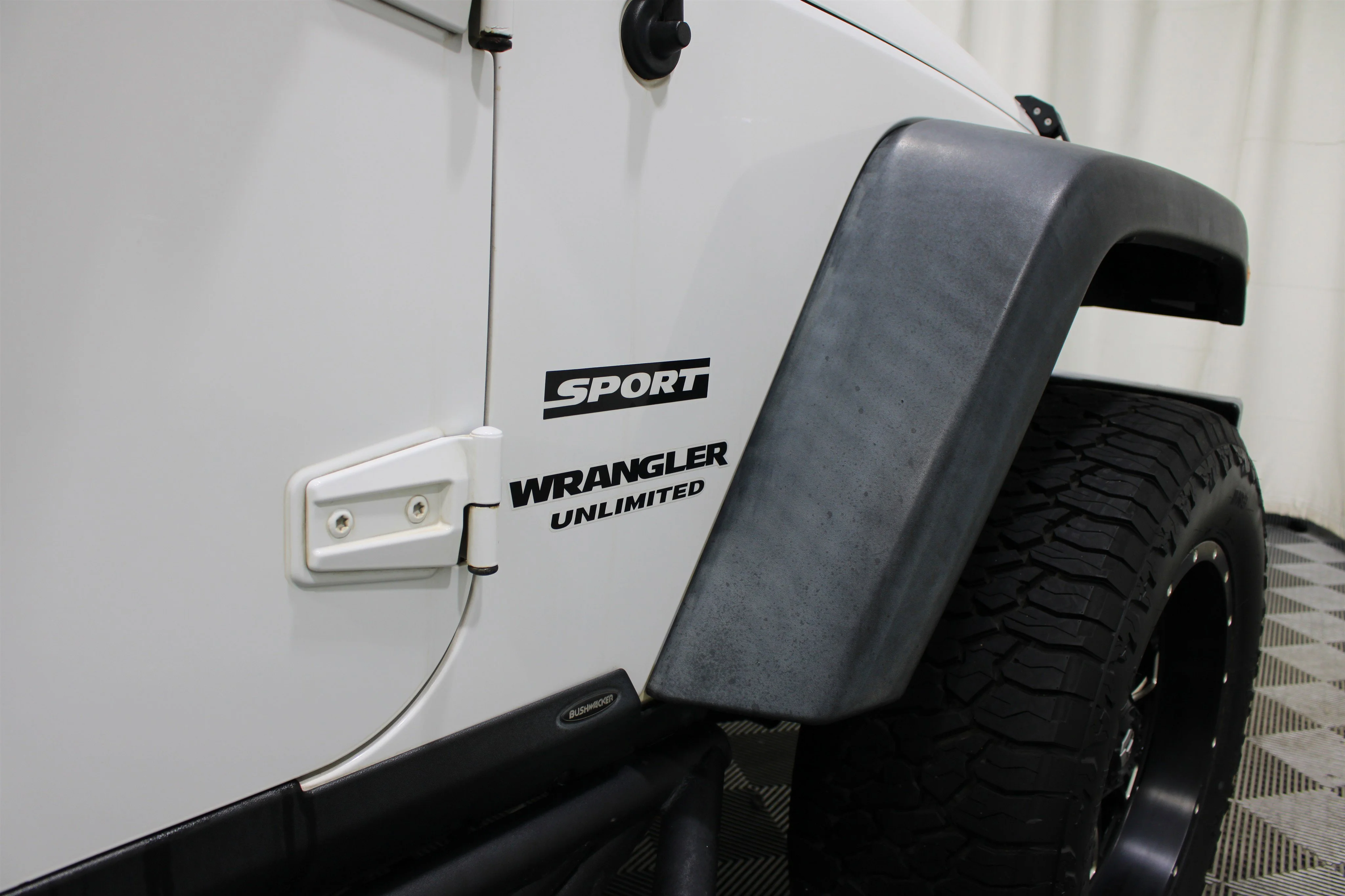 Used 2016 Bright White Clearcoat Jeep Sport image 22