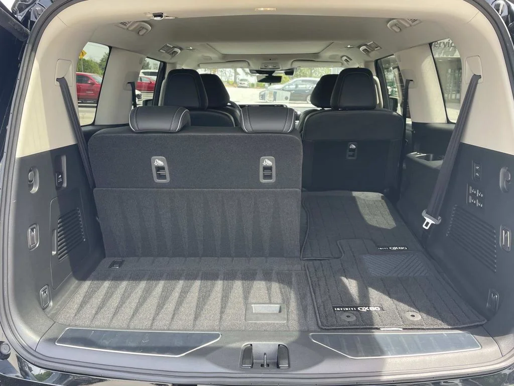 Used 2025 Black INFINITI SENSORY image 8