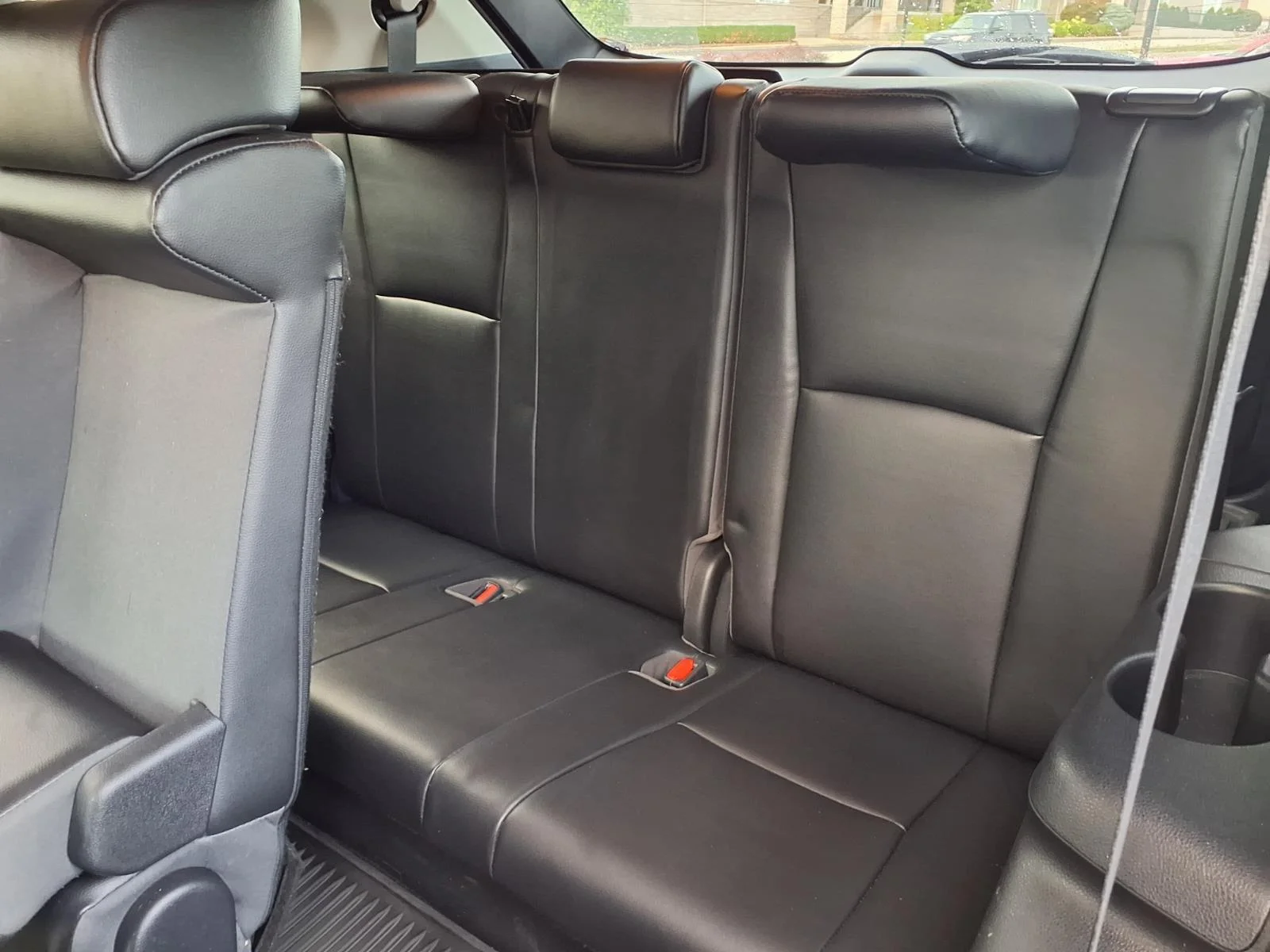 Used 2022 Celestial Silver Metallic Toyota XLE image 27