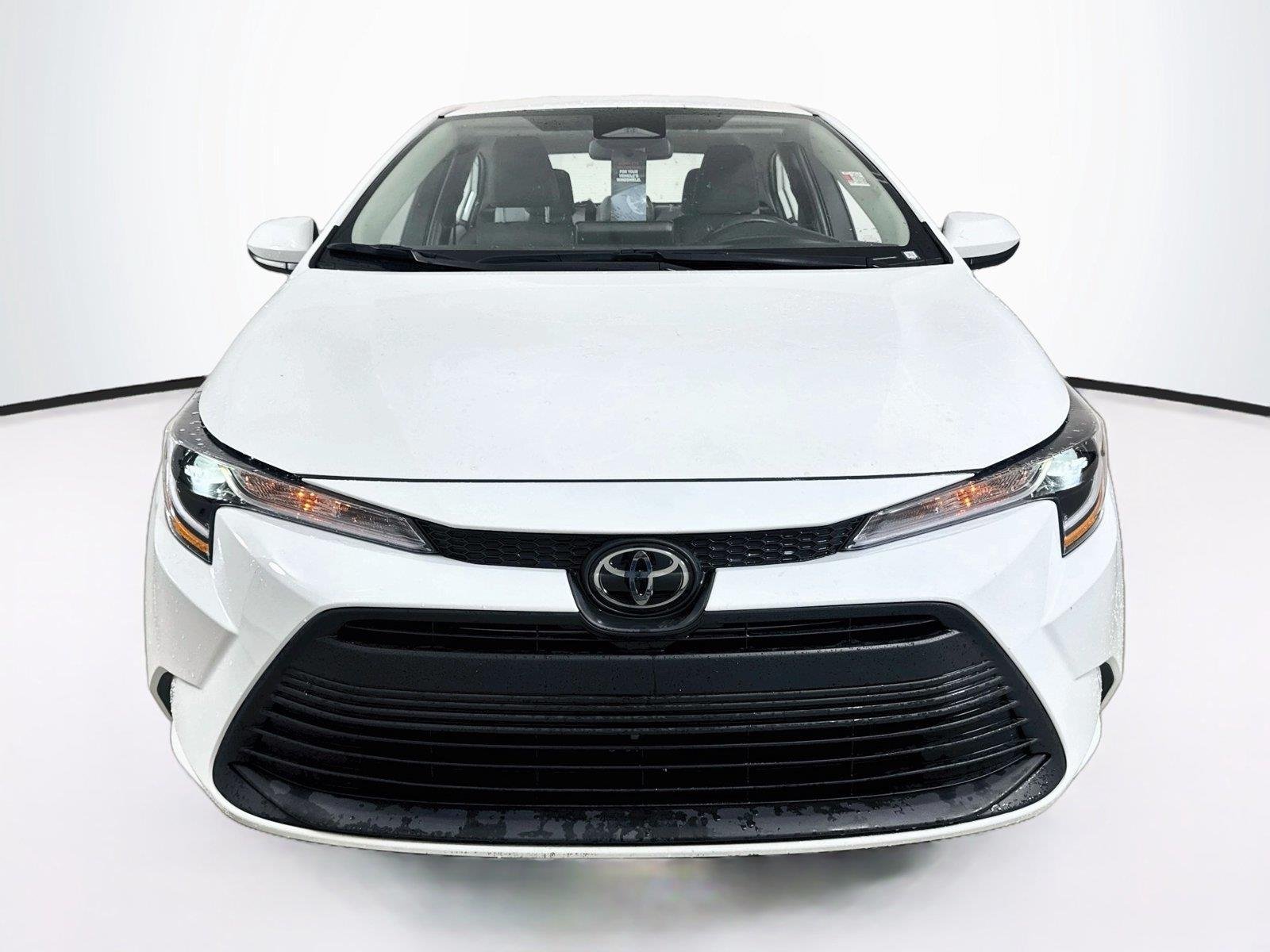 Used 2025 Ice Cap Toyota LE image 4