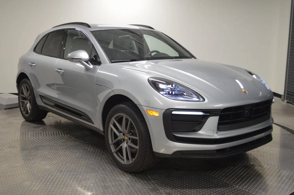 Used 2025 Silver Porsche  image 9