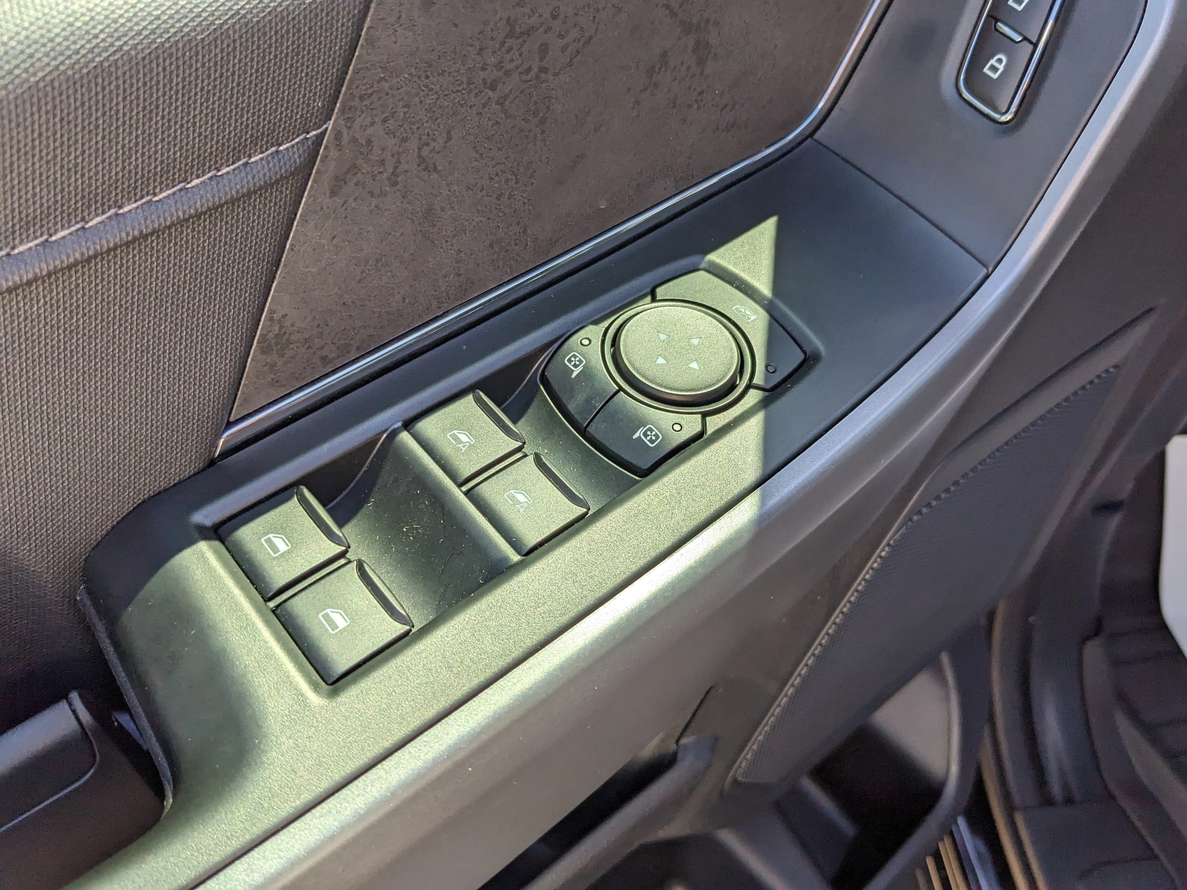 New 2026 Agate Black Metallic Ford XLT image 17