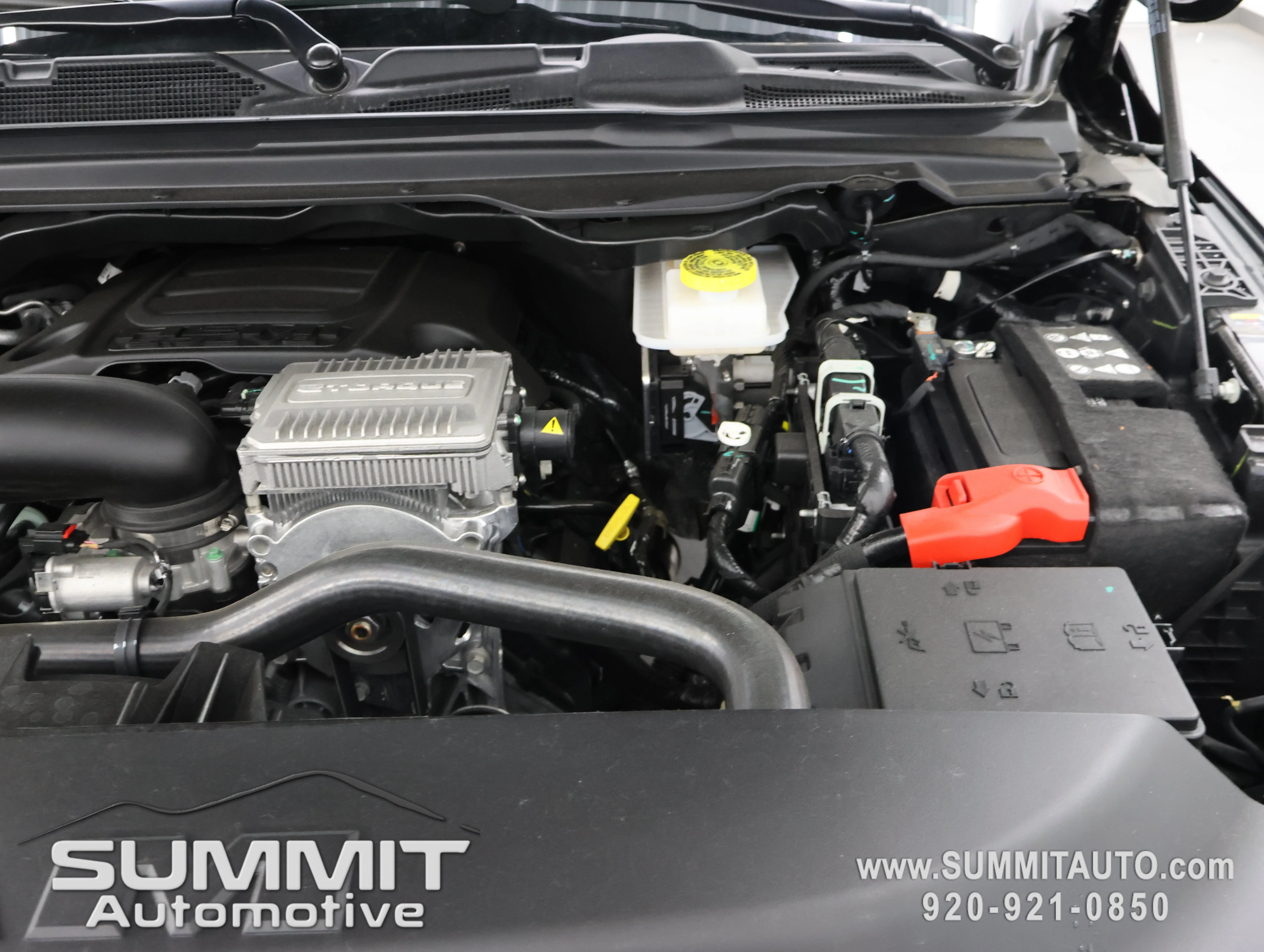 New 2026 Diamond Black Crystal Pearl-Coat Exterior Paint RAM Big Horn/Lone Star image 18