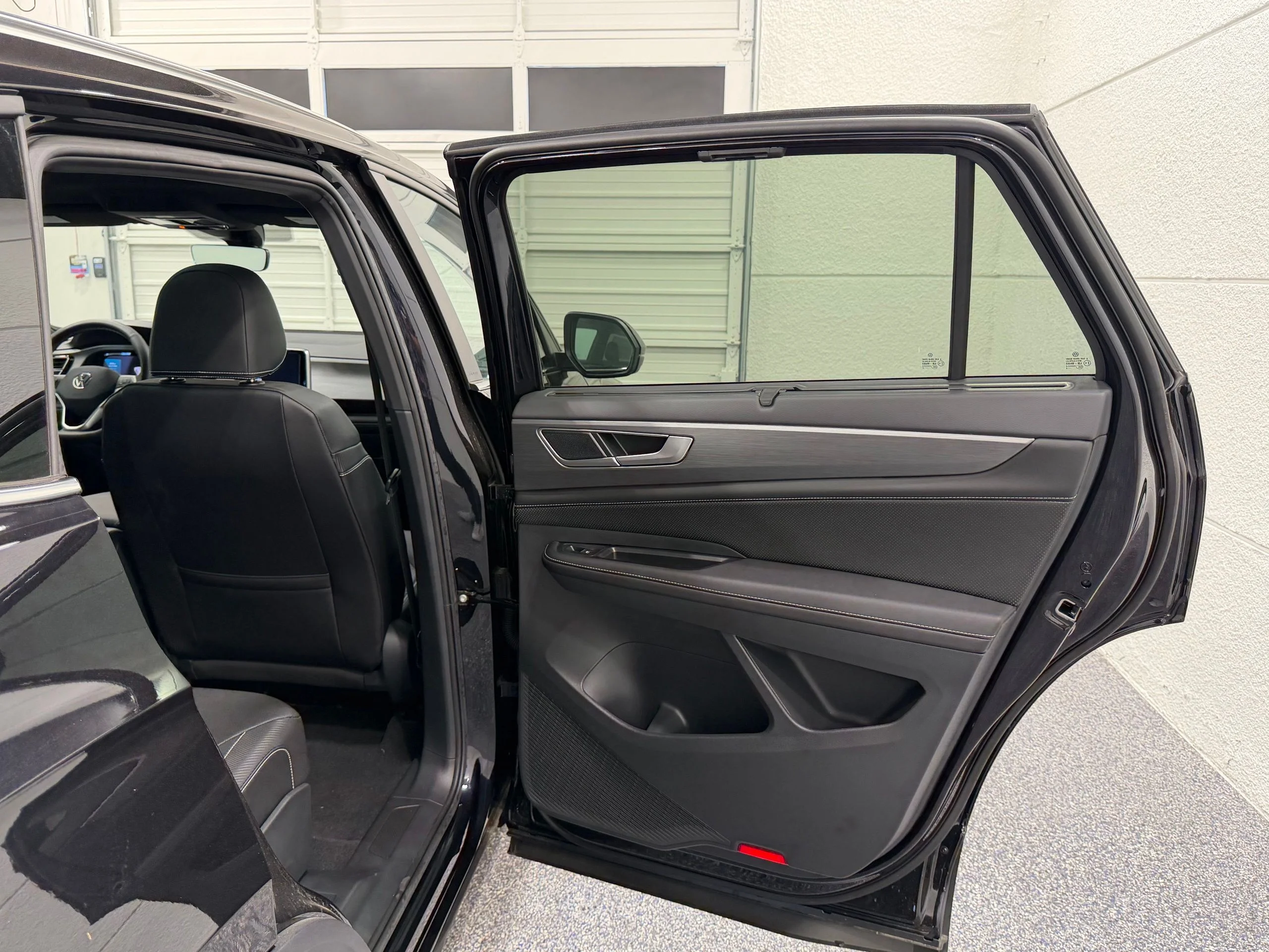 New 2026 Black Volkswagen 2.0T SE w/Technology image 26