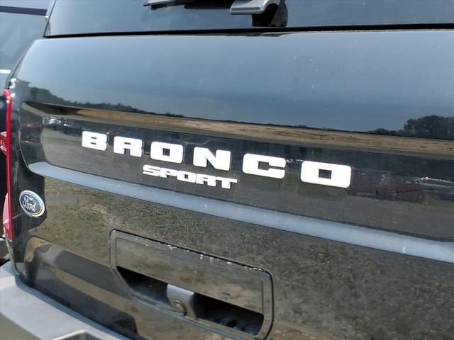 Used 2022 Black Ford Outer Banks image 12
