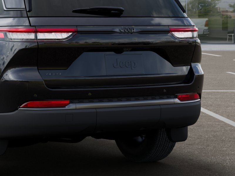 New 2026 Diamond Black Crystal Pearl-Coat Exterior Paint Jeep Altitude image 13