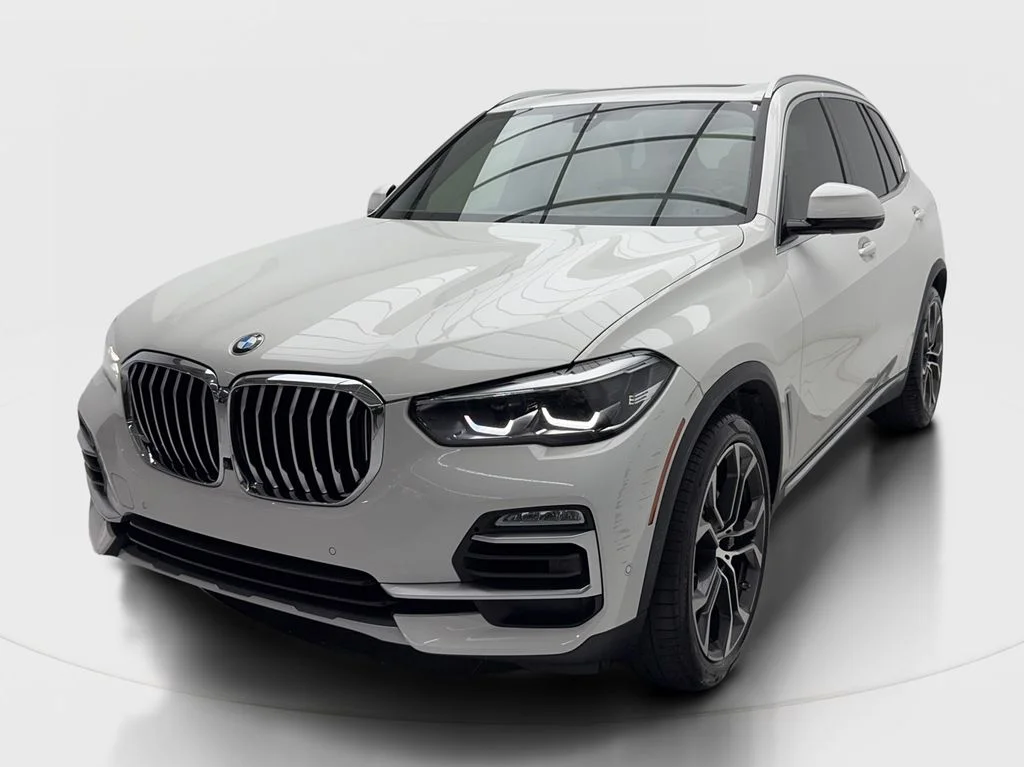 Used 2021 White BMW sDrive40i image 4