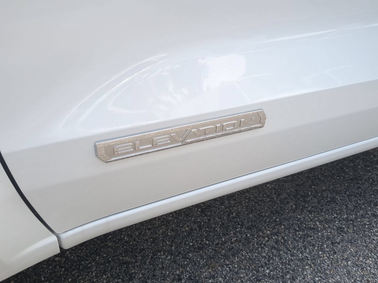 New 2026 Summit White GMC Elevation image 30