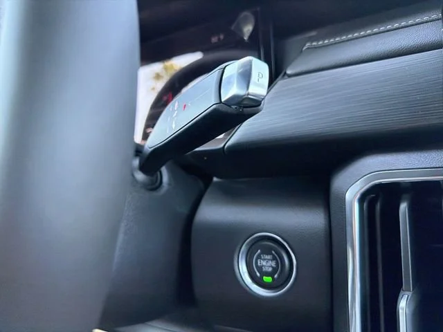 New 2026 Sterling Metallic GMC Elevation image 27