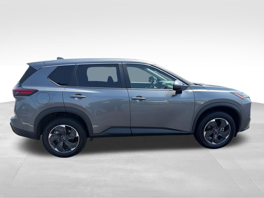 Used 2024 Gray Nissan SV image 6