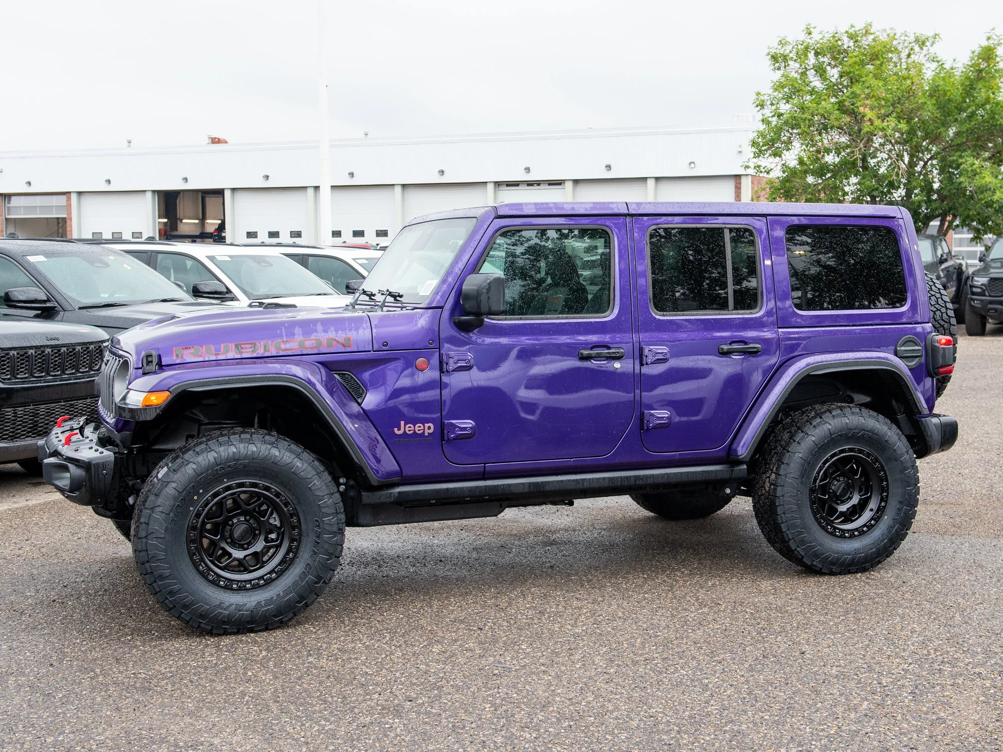 New 2026 reign Jeep Rubicon X* 4 Door 4x4, KMC Wheels, Steel Bumpers, Nappa Leather image 4