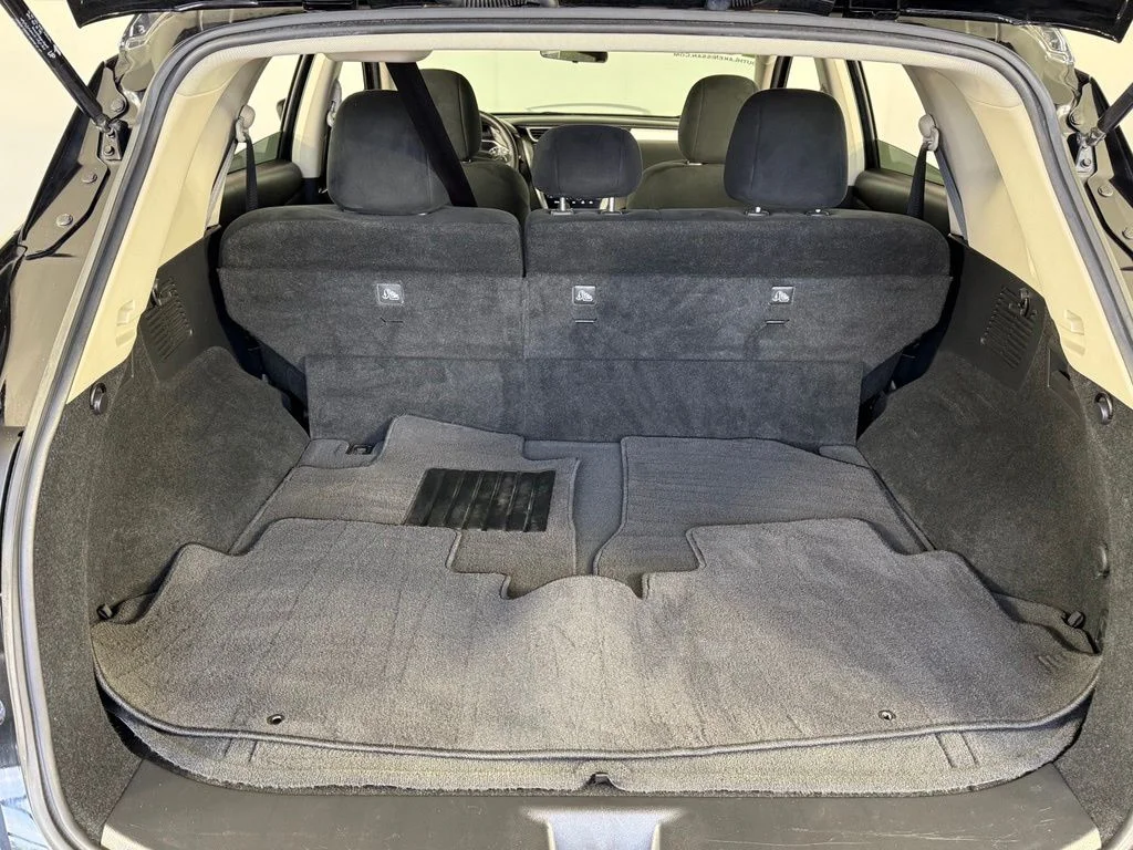 Used 2020 Black Nissan S image 24
