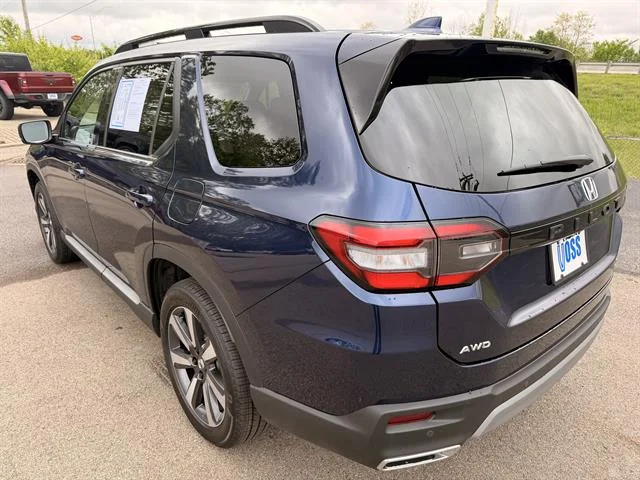 Certified Used 2025 OBSIDIAN BLUE Honda Touring image 5