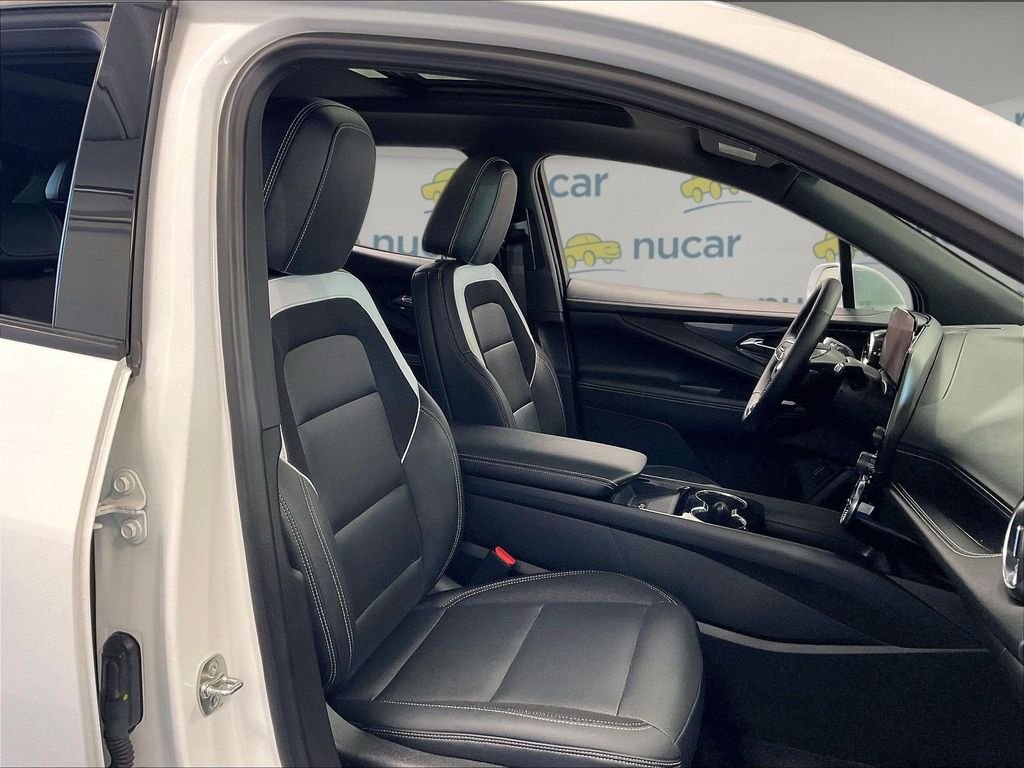Used 2024 White Chevrolet LT image 11