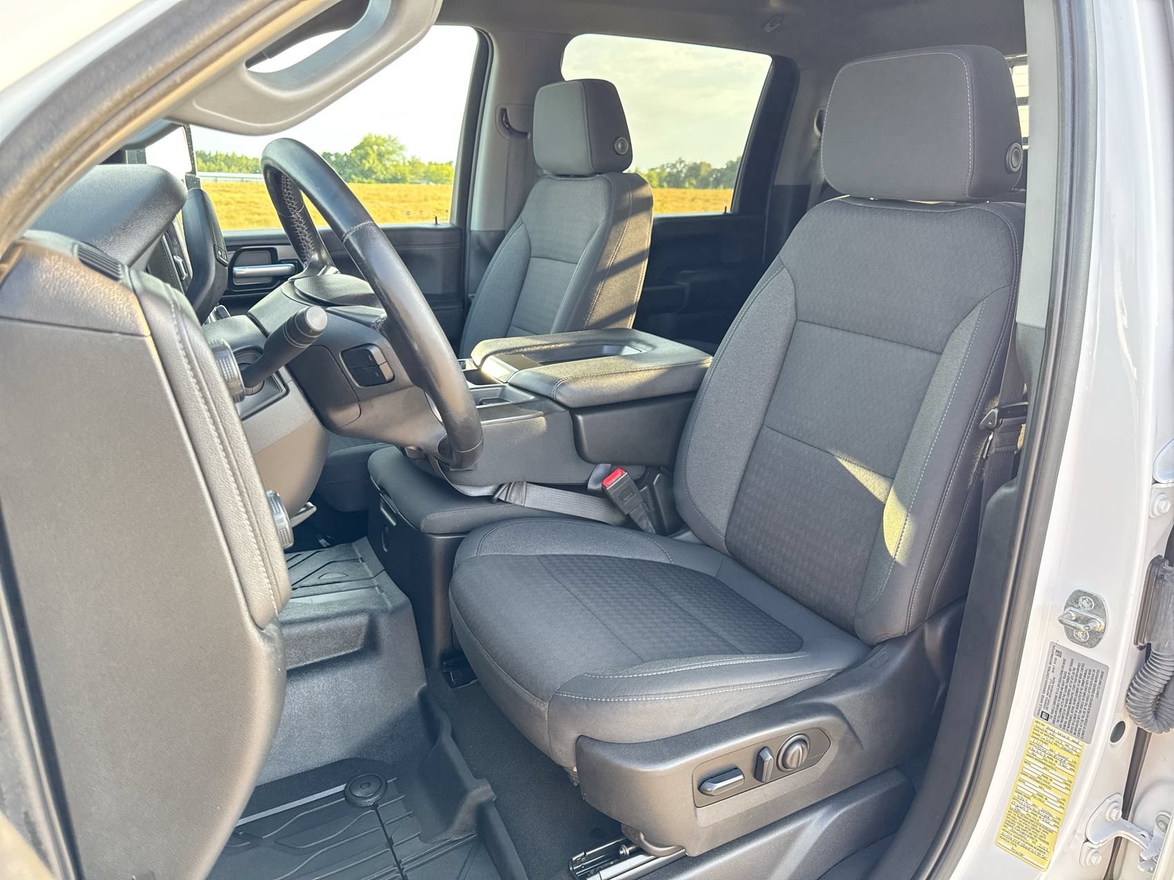 Used 2022 Summit White Chevrolet LT image 11