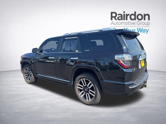 Used 2017 Midnight Black Metallic Toyota SR5 image 5
