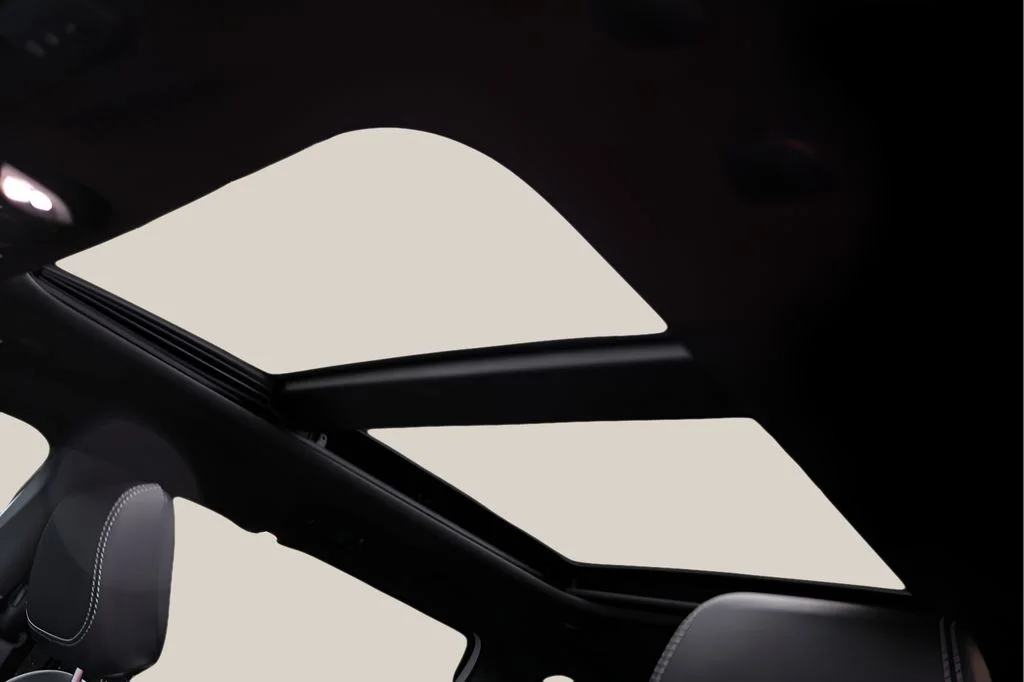 Used 2025 White Chrysler Limited image 11