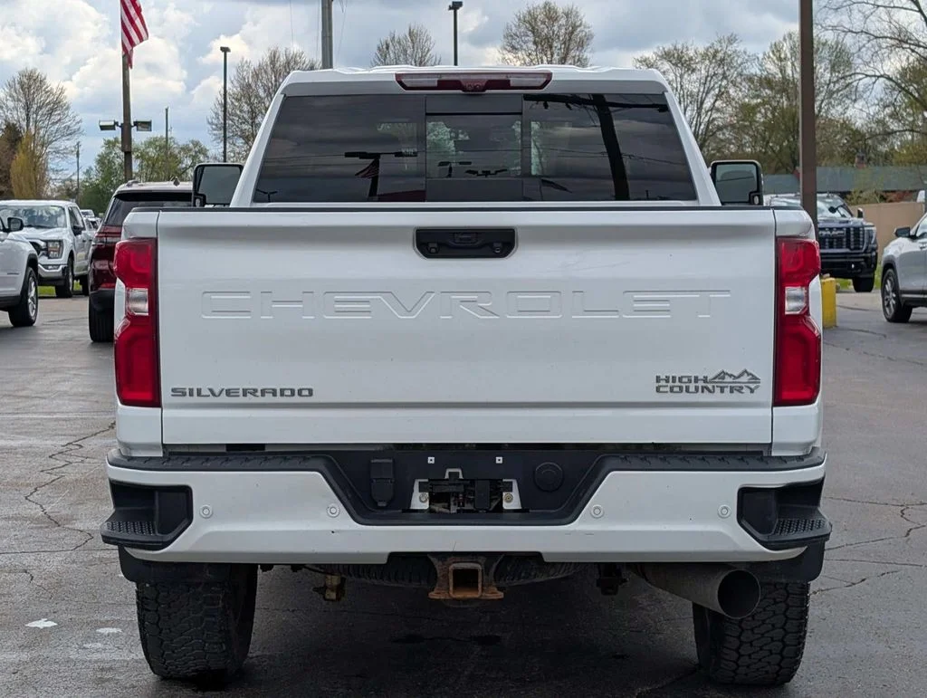Used 2021 White Chevrolet High Country image 10