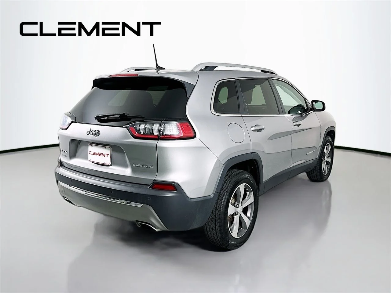 Used 2020 Billet Silver Metallic Clearcoat Jeep Limited image 7