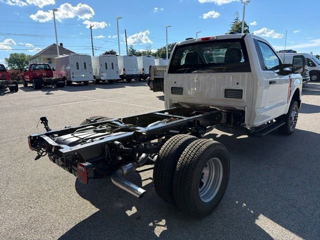 New 2026 Oxford White Ford F-350® XL image 3