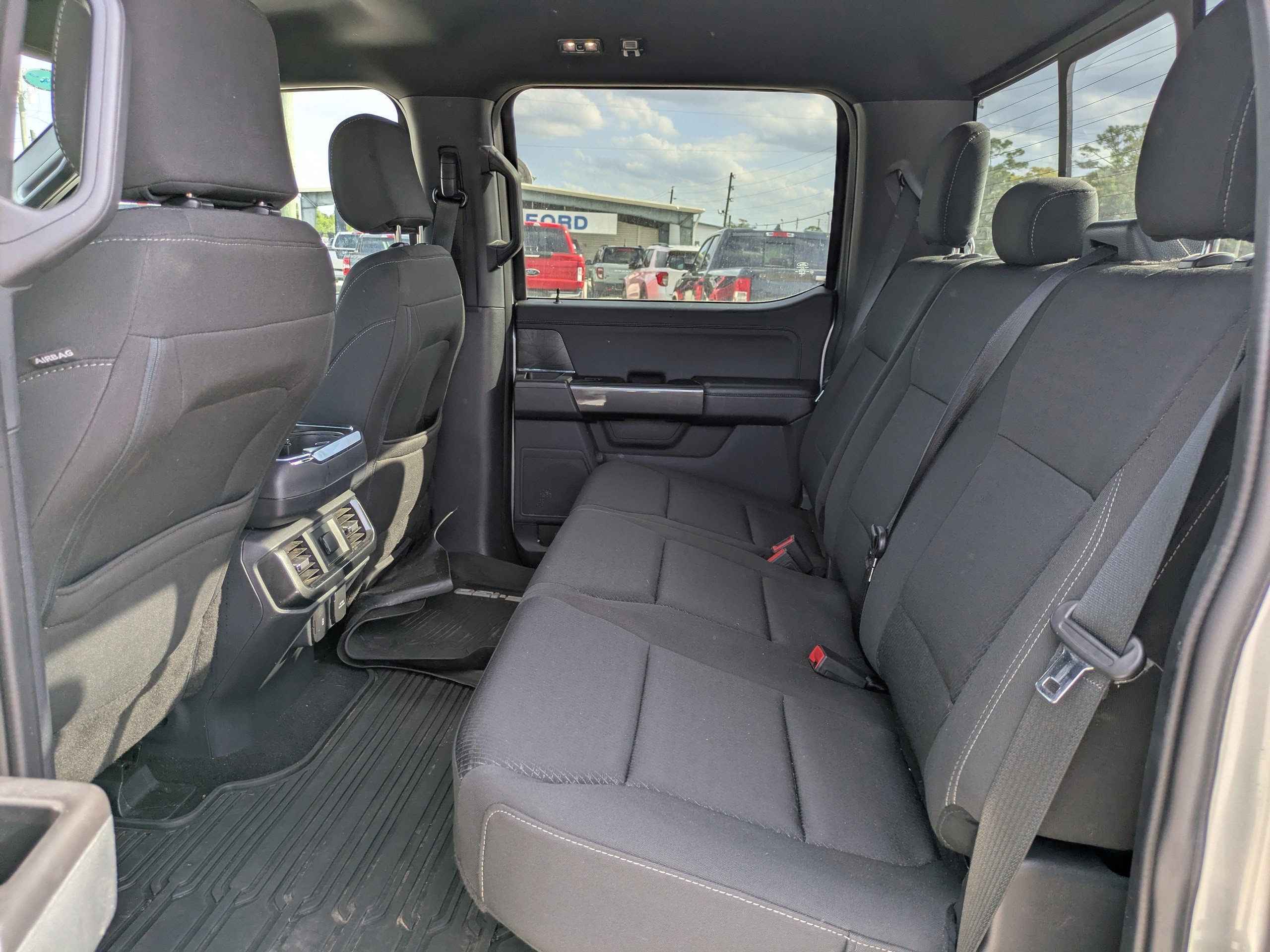 Used 2023  Ford XLT image 12