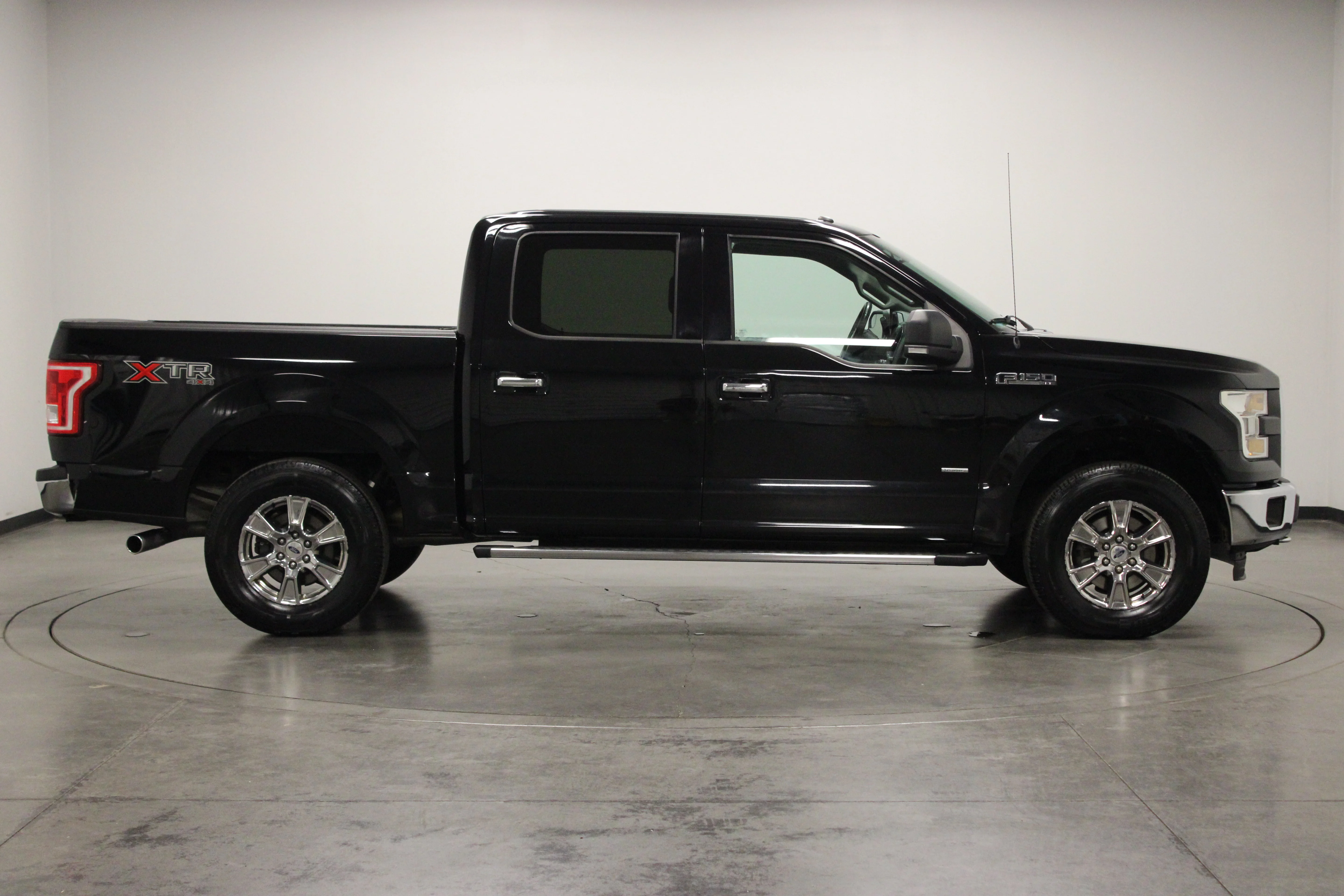 Used 2016  Ford XLT image 9