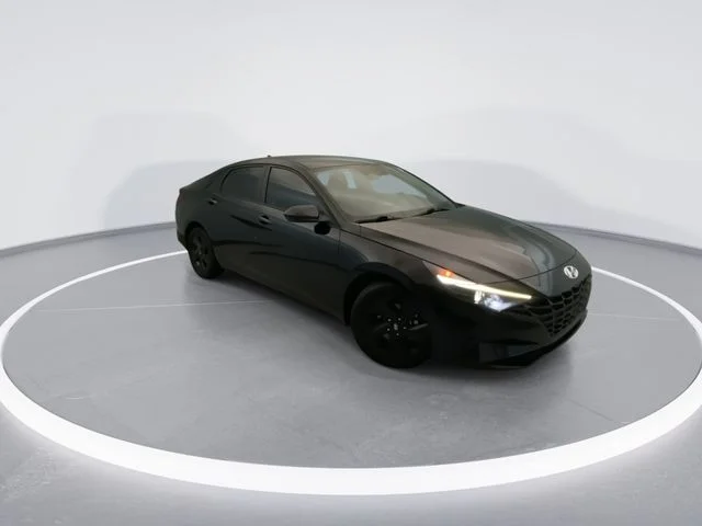 Used 2023 Black Hyundai SEL image 8