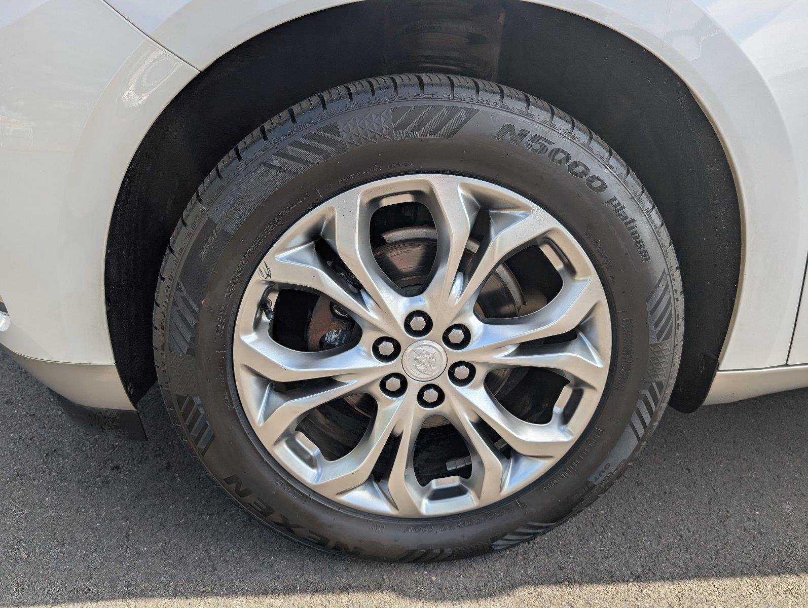 Used 2018 Includes Satin Nickel lower exterior accent color. Buick Avenir image 11