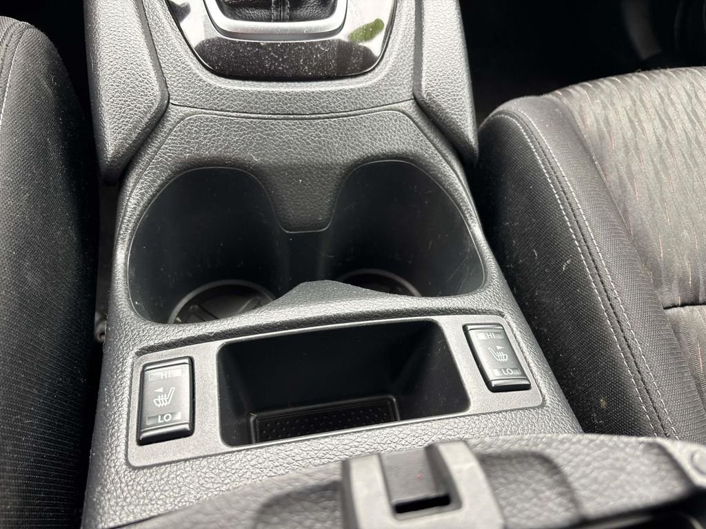Used 2017 White Nissan SV image 22