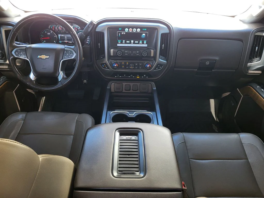 Used 2019 IRIDESCENT PEARL TRICOAT Chevrolet LTZ image 20