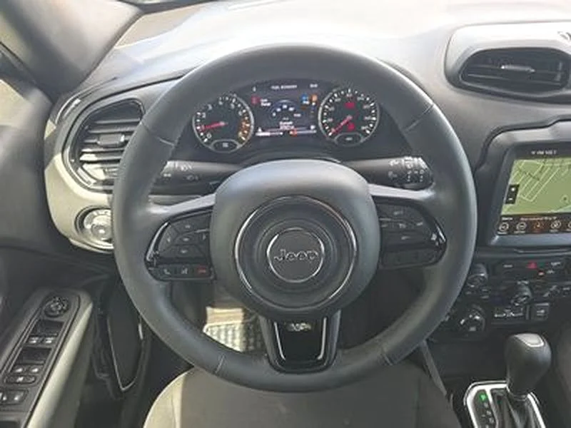 Used 2022 Gray Jeep Altitude image 10