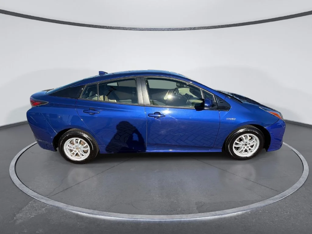 Used 2018 Blue Toyota Two image 8