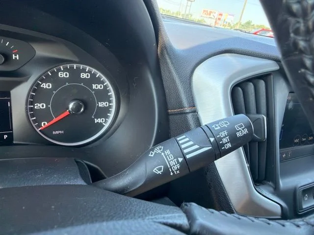 Used 2018 White GMC SLE image 19