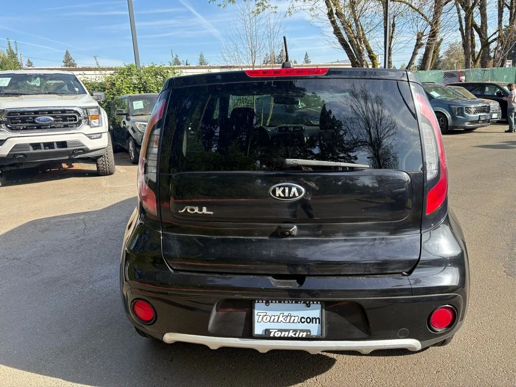 Used 2017 Shadow Black Kia Plus image 5