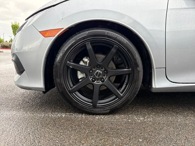 Used 2018 Lunar Silver Metallic Honda LX-P image 11