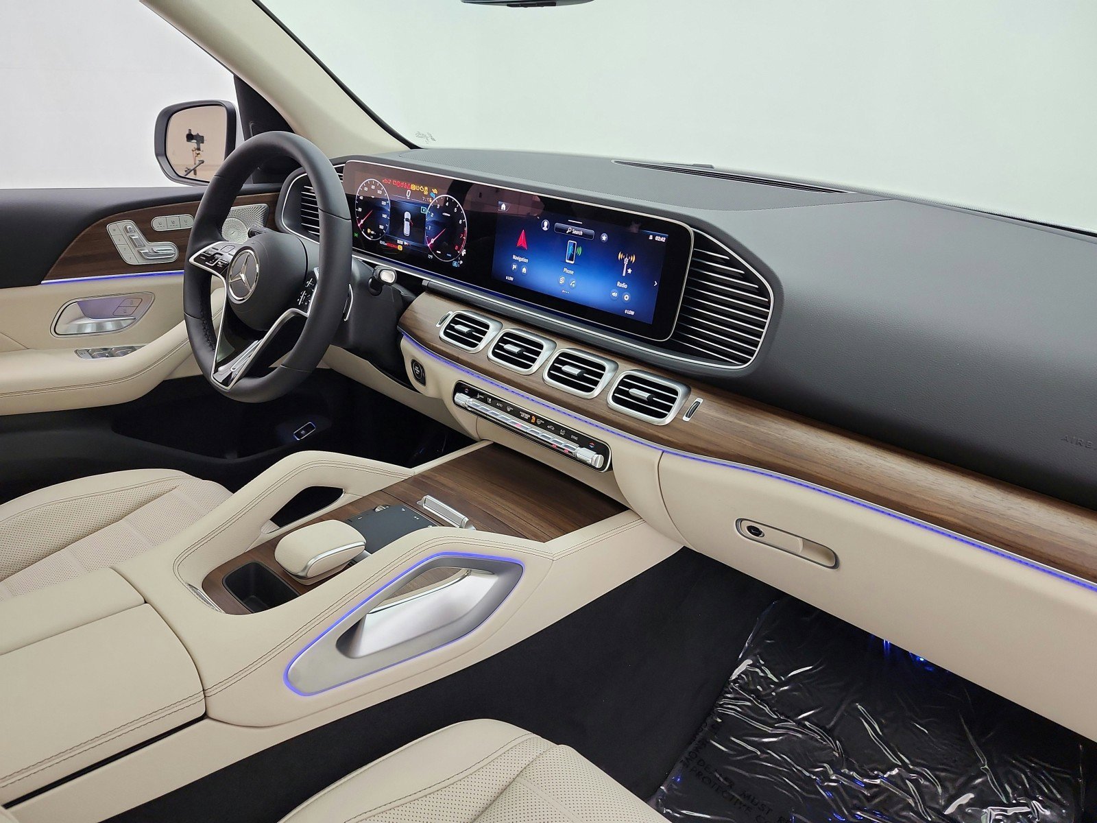 New 2026 MANUFAKTUR Moonlight White Metallic Mercedes-Benz GLE 450 4MATIC® SUV image 44