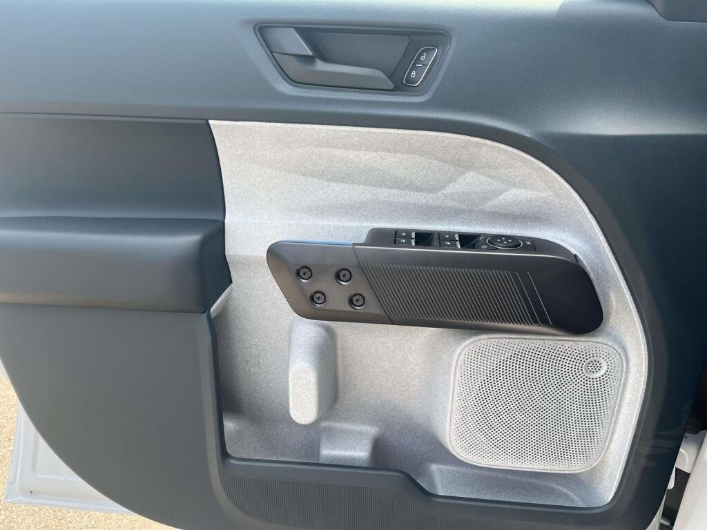 New 2026 Oxford White Ford XLT image 29