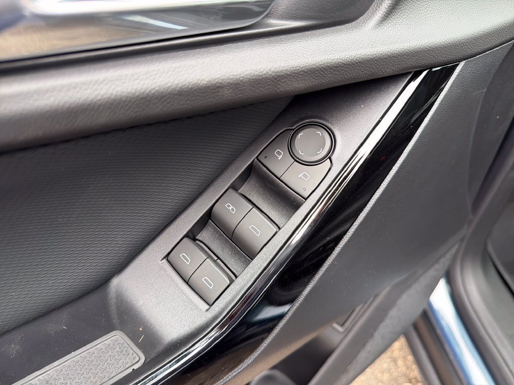 2027 Chevrolet Equinox LT - Photo 12