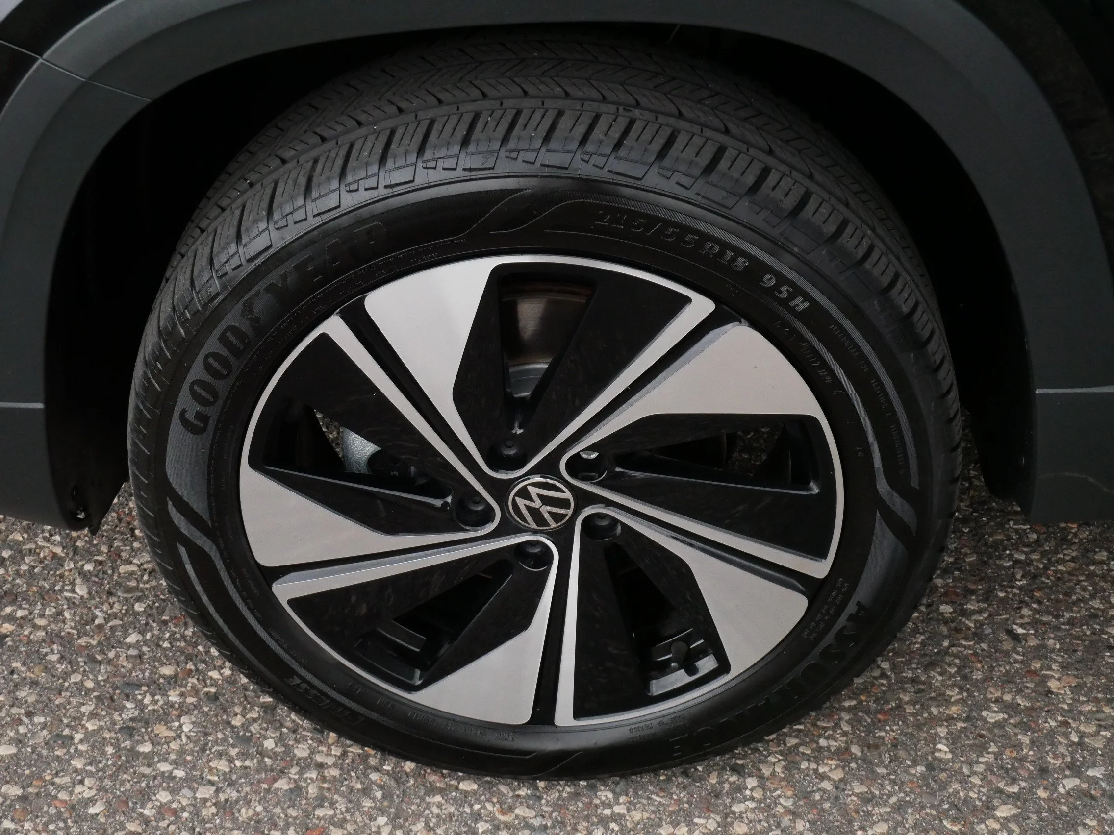 Used 2025 Black Volkswagen SE image 15